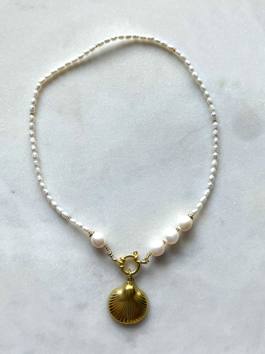 SALÉE or - collier perles de culture